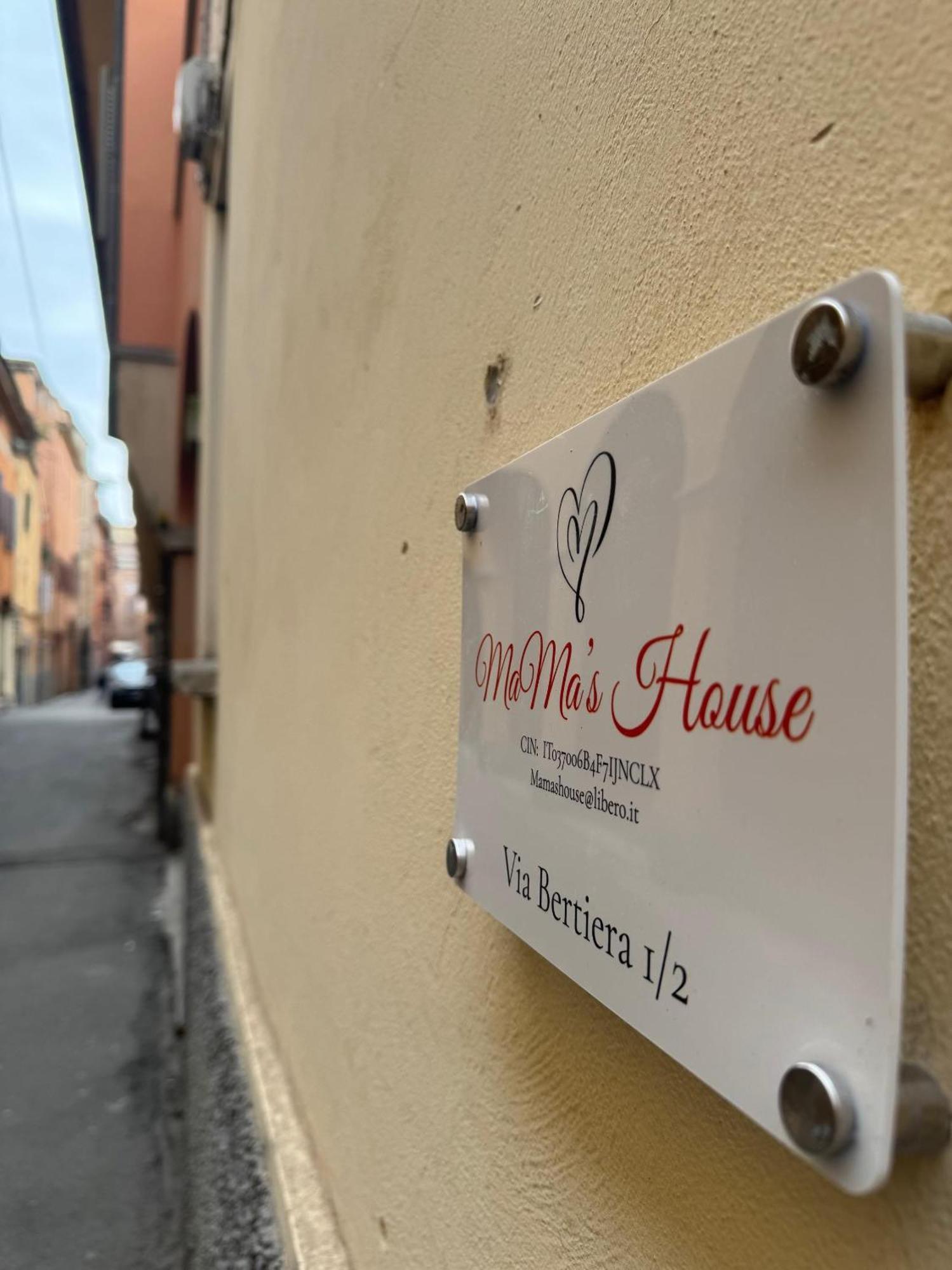 Mama'S House Apartment Bologna Bagian luar foto